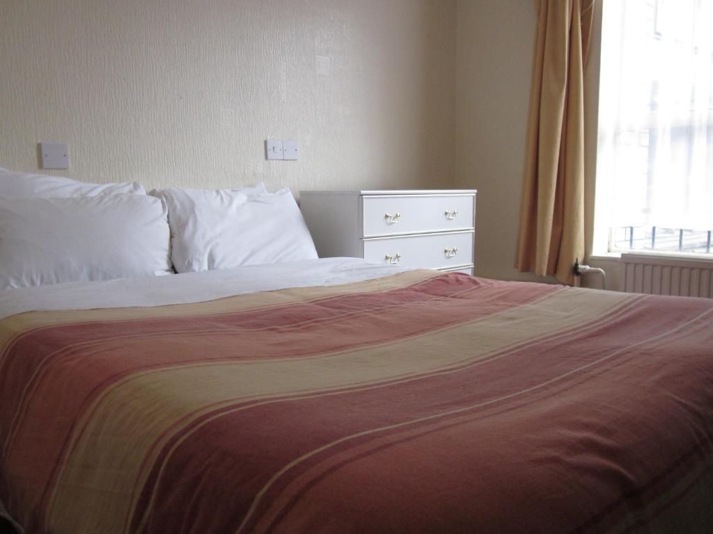 The Rams Lodge Manchester Bilik gambar